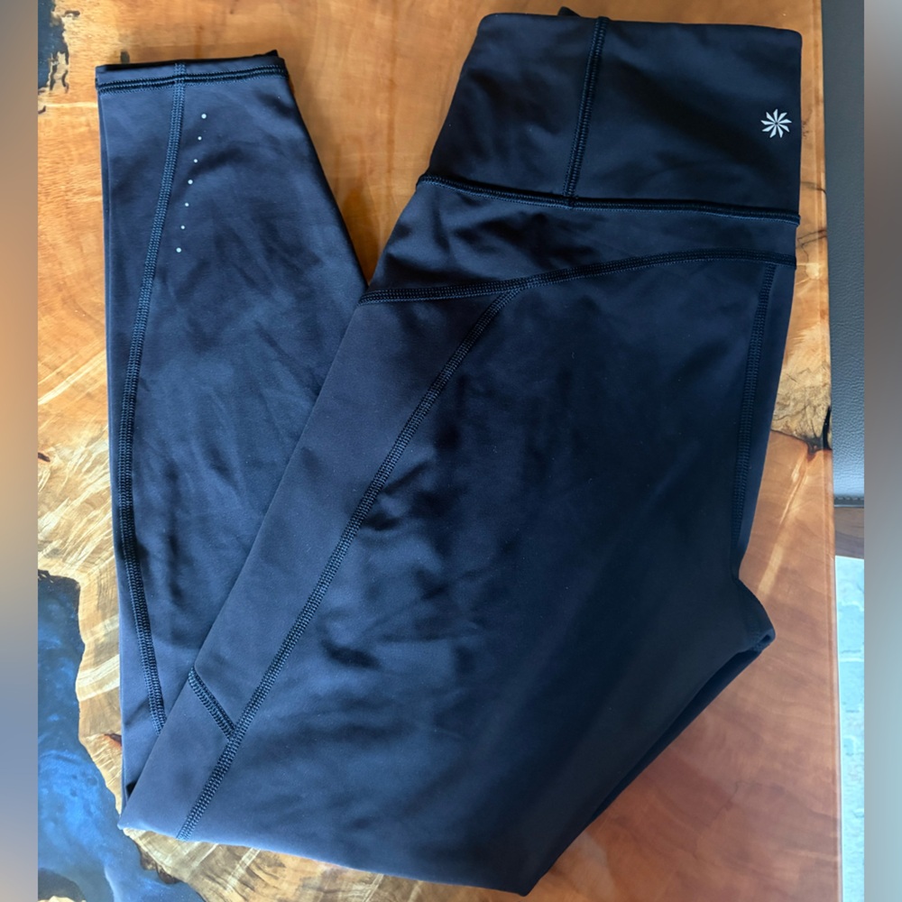 ATHLETA Ranier Legging in Black with Brushed Interior and Pockets - M